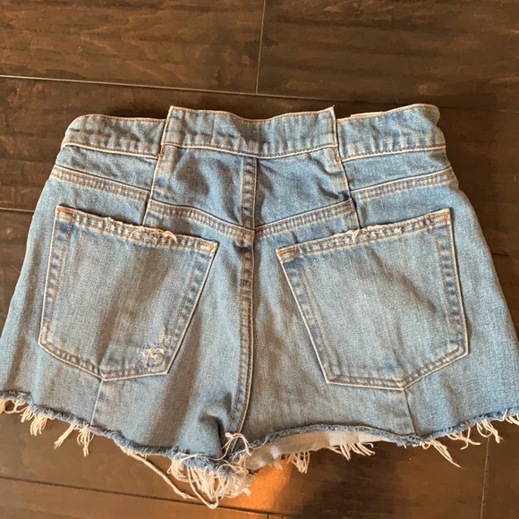 Reformation Fanny shorts 24 - Picture 4 of 4